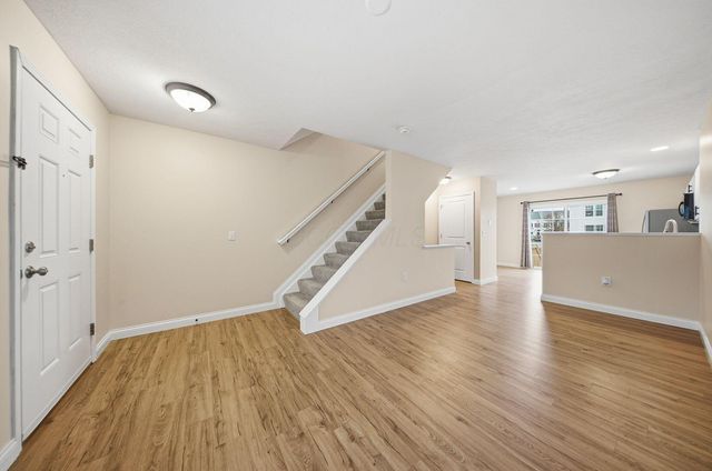 5631 Middle Falls Street, 39, Dublin, OH 43016