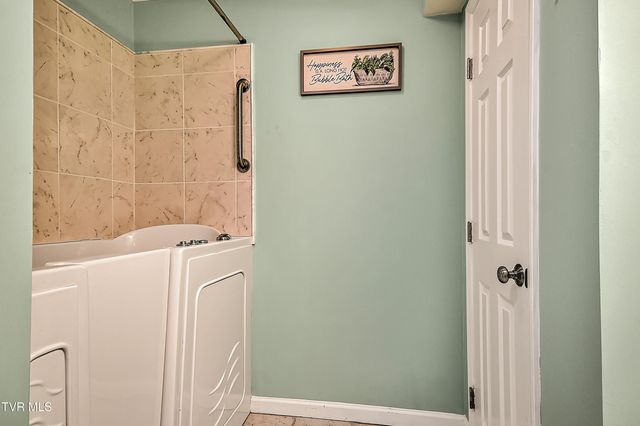 245 Northwest Leonard Street, Abingdon, VA 24210