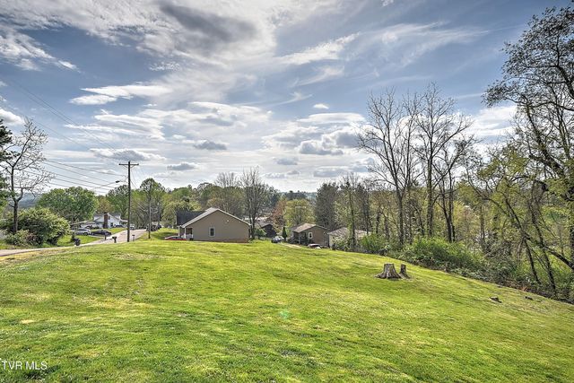 245 Northwest Leonard Street, Abingdon, VA 24210
