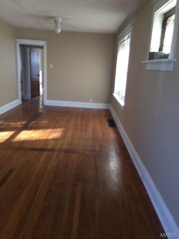 5930 Wanda Avenue, St Louis, MO 63116