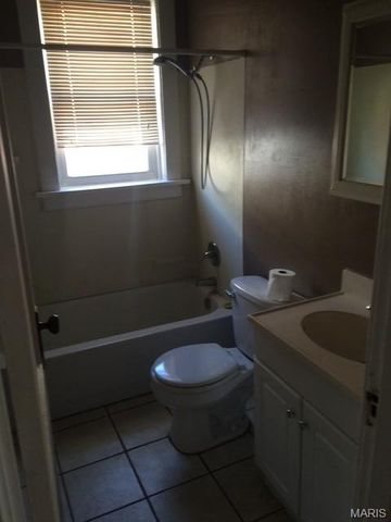 5930 Wanda Avenue, St Louis, MO 63116