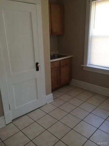 5930 Wanda Avenue, St Louis, MO 63116