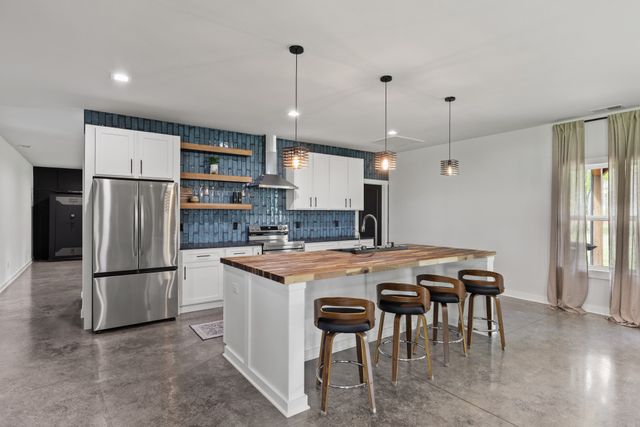 7909 Bill Moss Rd, White House, TN 37188