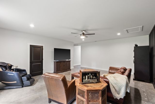 7909 Bill Moss Rd, White House, TN 37188