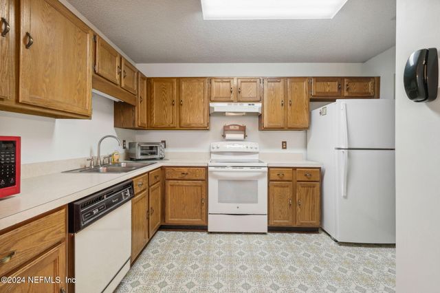 1510 ROSE HILL Drive W, Jacksonville, FL 32221