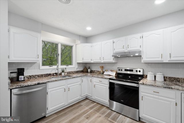 144 BRENDA DR, Martinsburg, WV 25404