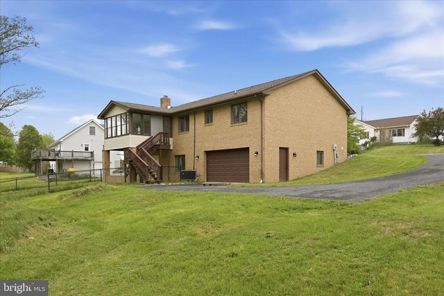 144 BRENDA DR, Martinsburg, WV 25404
