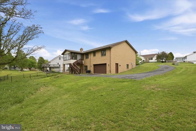 144 BRENDA DR, Martinsburg, WV 25404