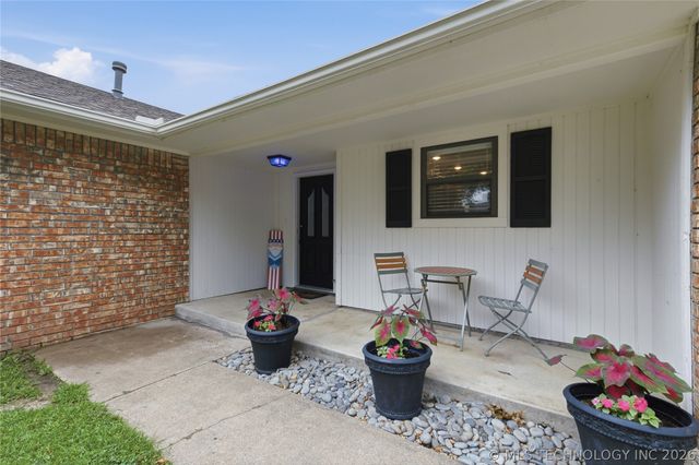 1608 S Marietta Street, Pryor, OK 74361