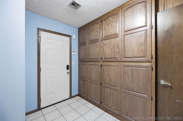 1608 S Marietta Street, Pryor, OK 74361