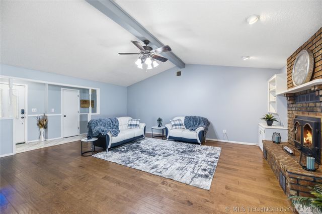 1608 S Marietta Street, Pryor, OK 74361