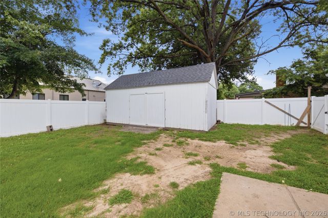 1608 S Marietta Street, Pryor, OK 74361