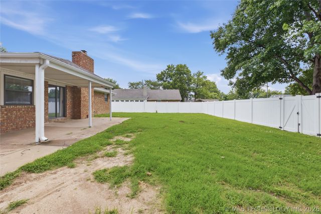 1608 S Marietta Street, Pryor, OK 74361