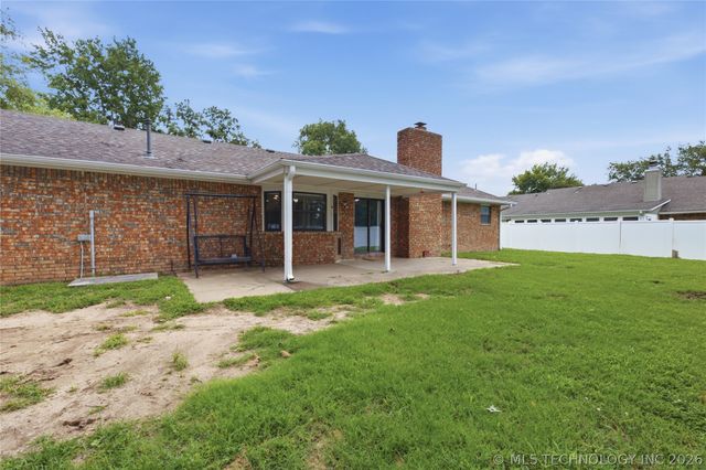 1608 S Marietta Street, Pryor, OK 74361