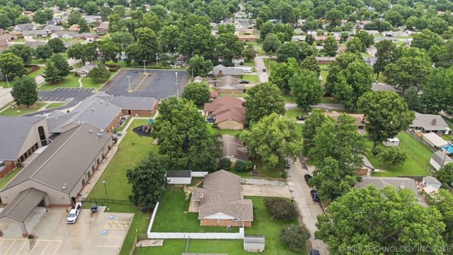 1608 S Marietta Street, Pryor, OK 74361