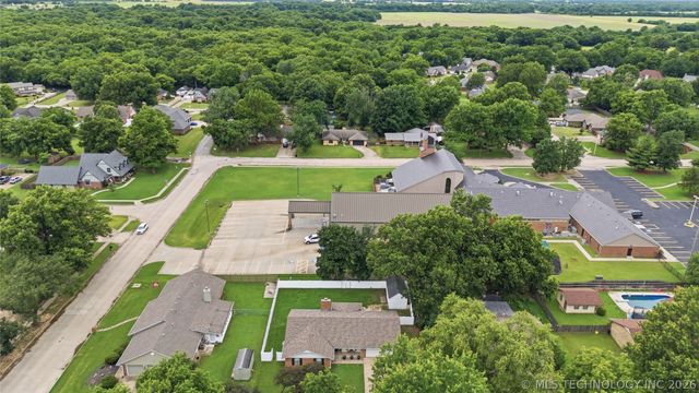 1608 S Marietta Street, Pryor, OK 74361