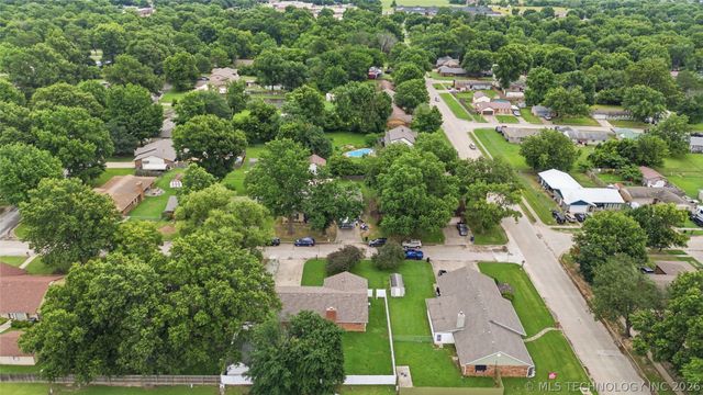 1608 S Marietta Street, Pryor, OK 74361