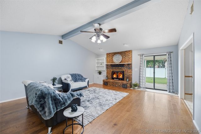 1608 S Marietta Street, Pryor, OK 74361