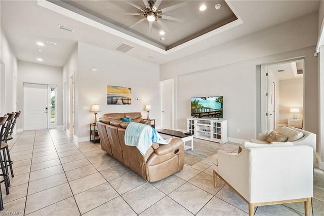 207 Gleason PKWY, Cape Coral, FL 33914