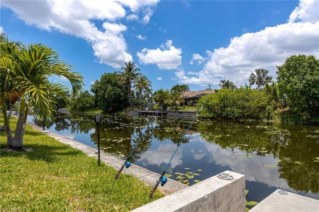 207 Gleason PKWY, Cape Coral, FL 33914
