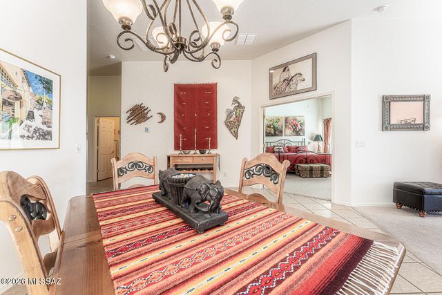 609 W Camino Del Bondadoso, Green Valley, AZ 85614