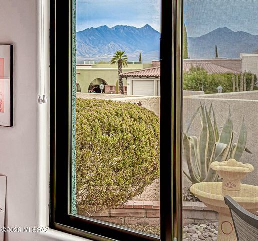 609 W Camino Del Bondadoso, Green Valley, AZ 85614