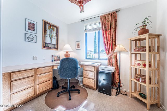 609 W Camino Del Bondadoso, Green Valley, AZ 85614