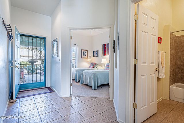 609 W Camino Del Bondadoso, Green Valley, AZ 85614