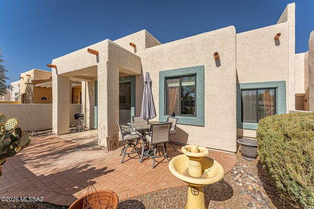 609 W Camino Del Bondadoso, Green Valley, AZ 85614