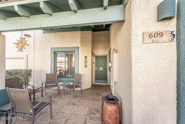 609 W Camino Del Bondadoso, Green Valley, AZ 85614