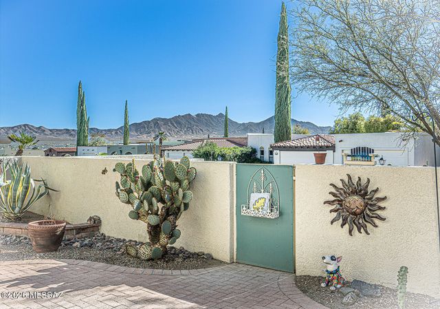 609 W Camino Del Bondadoso, Green Valley, AZ 85614