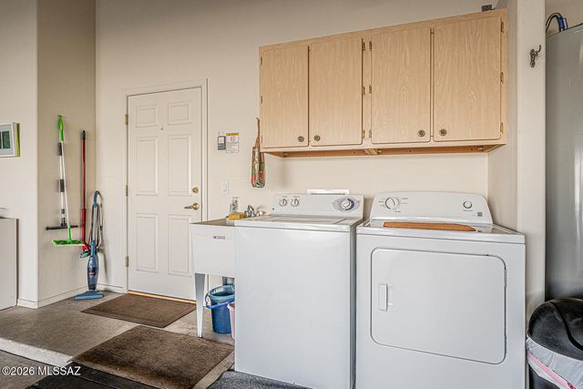 609 W Camino Del Bondadoso, Green Valley, AZ 85614