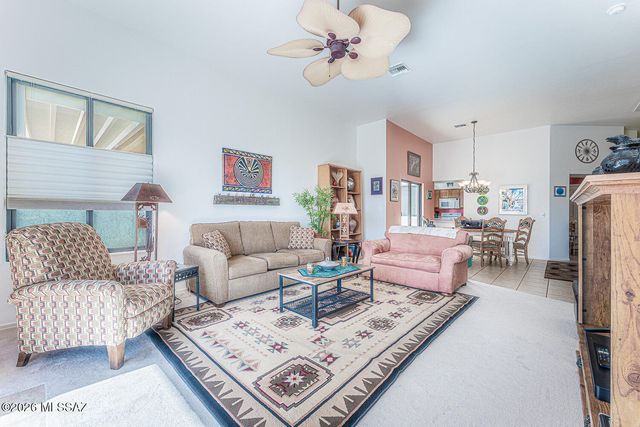 609 W Camino Del Bondadoso, Green Valley, AZ 85614