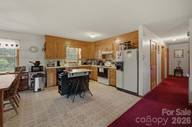4186 Horseshoe Bend Road, Hudson, NC 28638