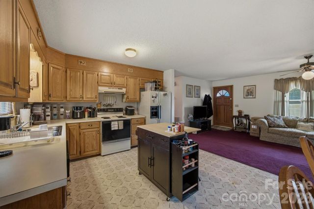 4186 Horseshoe Bend Road, Hudson, NC 28638