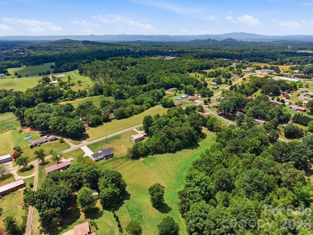 4186 Horseshoe Bend Road, Hudson, NC 28638