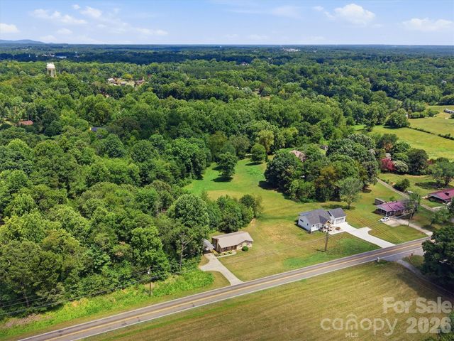 4186 Horseshoe Bend Road, Hudson, NC 28638