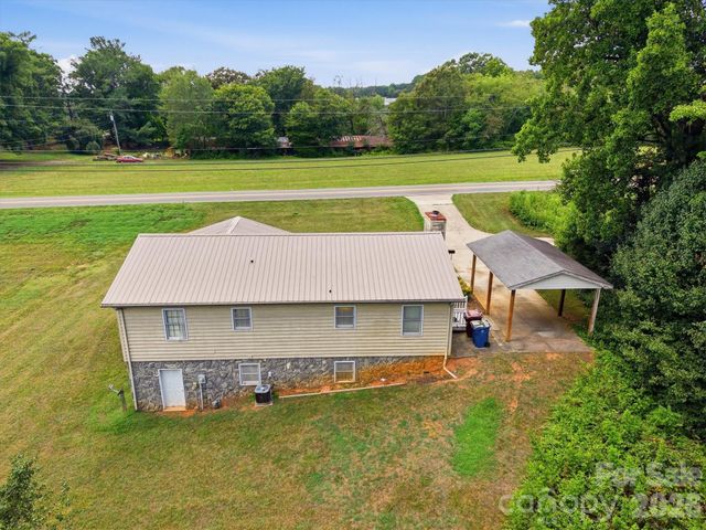4186 Horseshoe Bend Road, Hudson, NC 28638