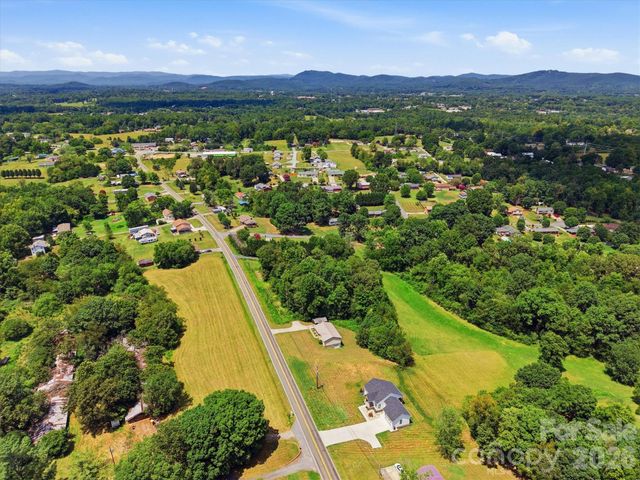 4186 Horseshoe Bend Road, Hudson, NC 28638