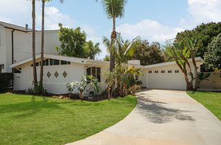 379 Walnut Street, Costa Mesa, CA 92627