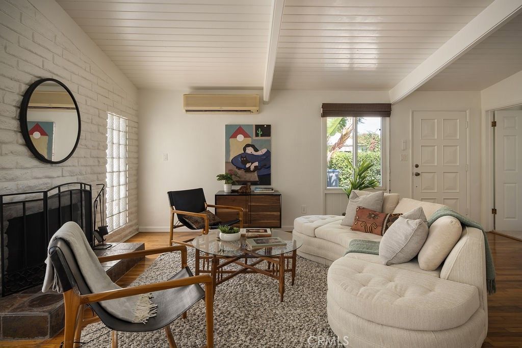 379 Walnut Street, Costa Mesa, CA 92627 — photo 3