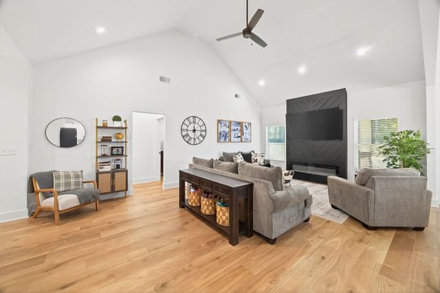 486 David Ave, Lewisburg, TN 37091