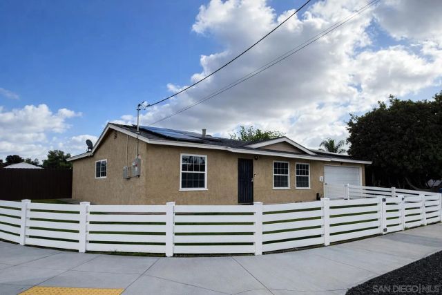 557 Parkbrook Street, Spring Valley, CA 91977