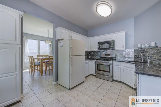 11 Holohan Drive, Plainsboro, NJ 08536