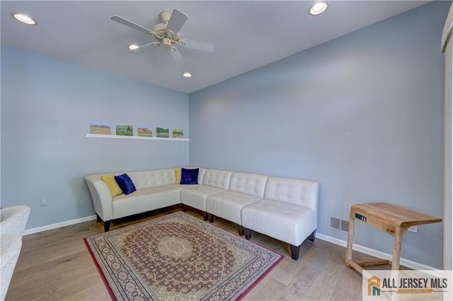 11 Holohan Drive, Plainsboro, NJ 08536