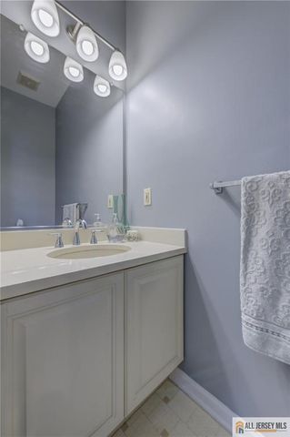 11 Holohan Drive, Plainsboro, NJ 08536