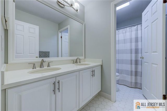 11 Holohan Drive, Plainsboro, NJ 08536
