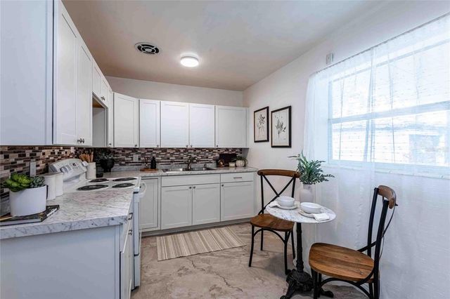 2542 W HIAWATHA STREET, Tampa, FL 33614