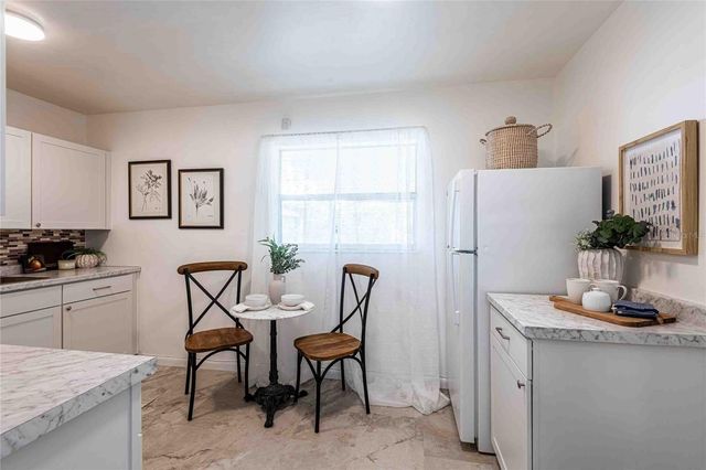 2542 W HIAWATHA STREET, Tampa, FL 33614