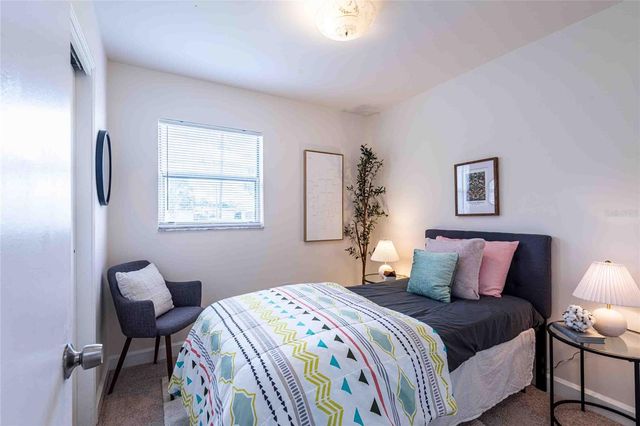 2542 W HIAWATHA STREET, Tampa, FL 33614